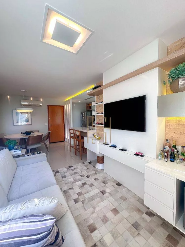 Apartamento à venda com 2 quartos, 62m² - Foto 1