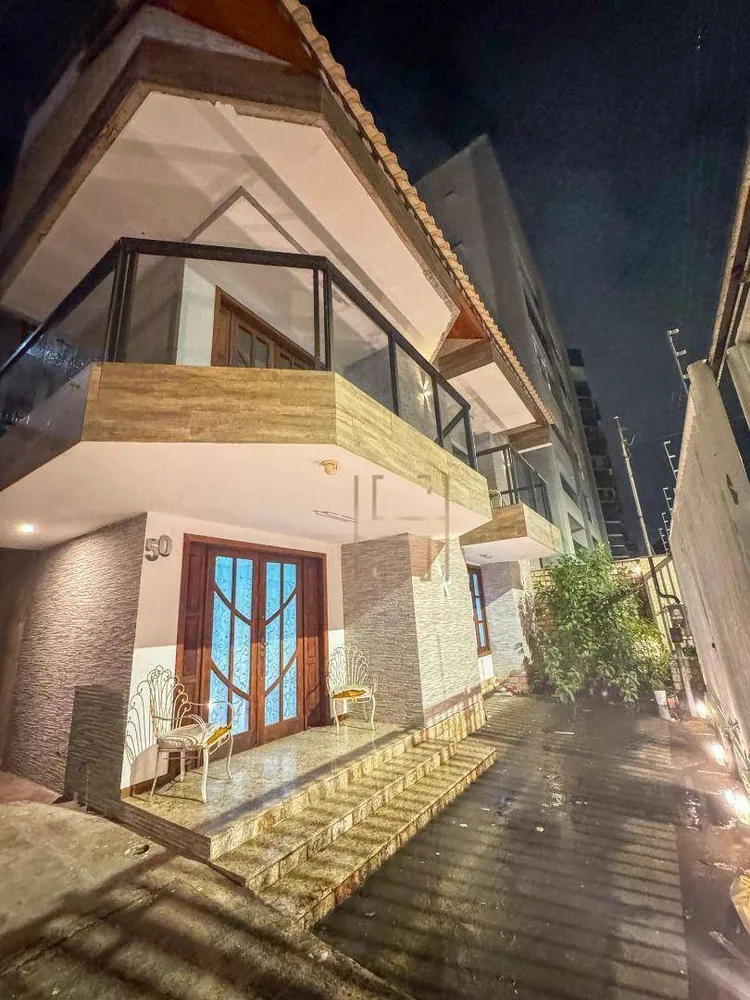Casa, 4 quartos, 200 m² - Foto 1