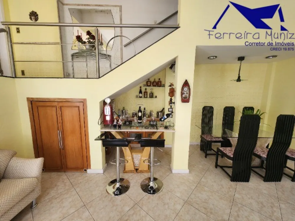 Casa, 4 quartos, 225 m² - Foto 1