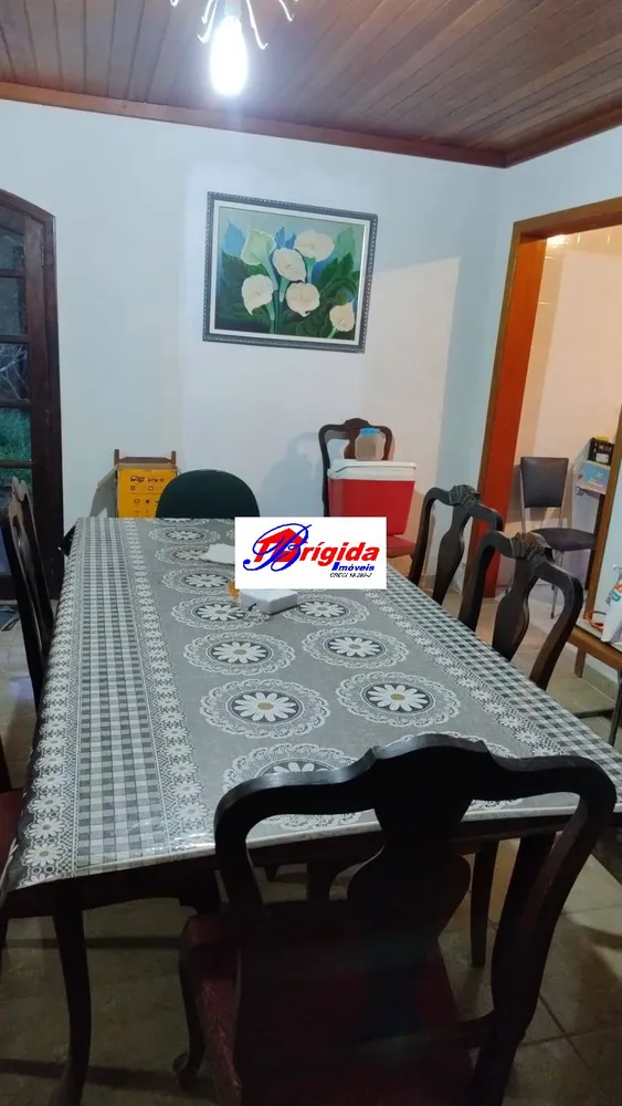 Chácara, 3 quartos, 2220 m² - Foto 1