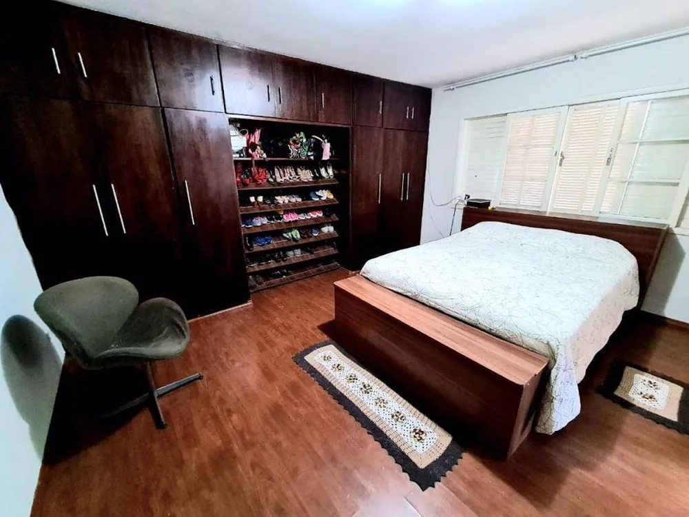 Casa, 5 quartos, 236 m² - Foto 4