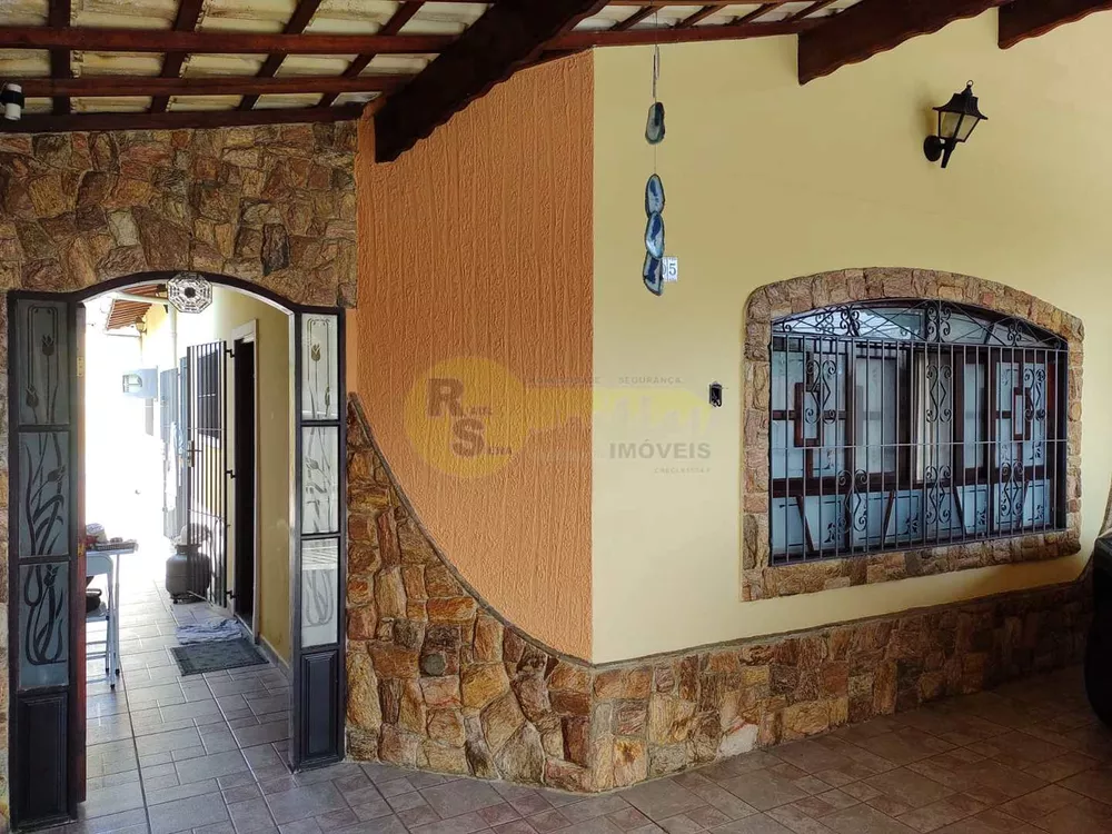 Casa à venda com 2 quartos, 75m² - Foto 1