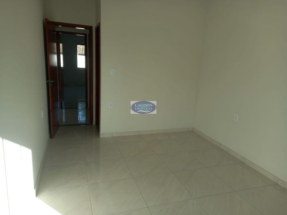 Casa à venda com 2 quartos, 82m² - Foto 4