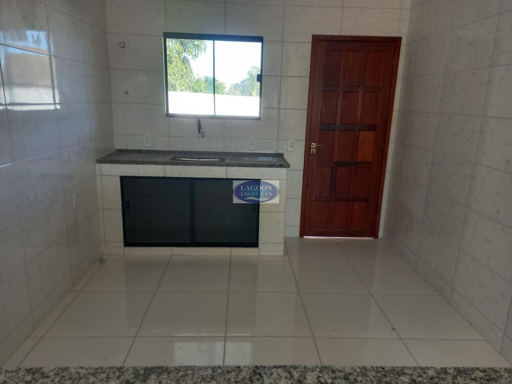 Casa à venda com 2 quartos, 82m² - Foto 2