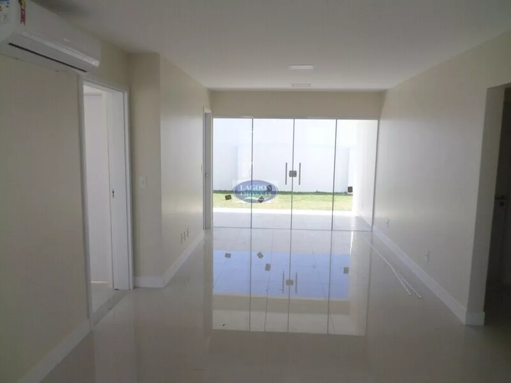 Casa, 3 quartos, 131 m² - Foto 2