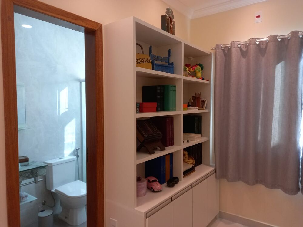 Casa de Condomínio à venda com 4 quartos, 235m² - Foto 1