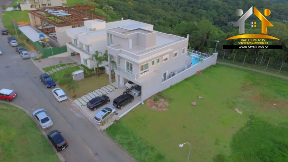 Casa de Condomínio à venda com 3 quartos, 336m² - Foto 2