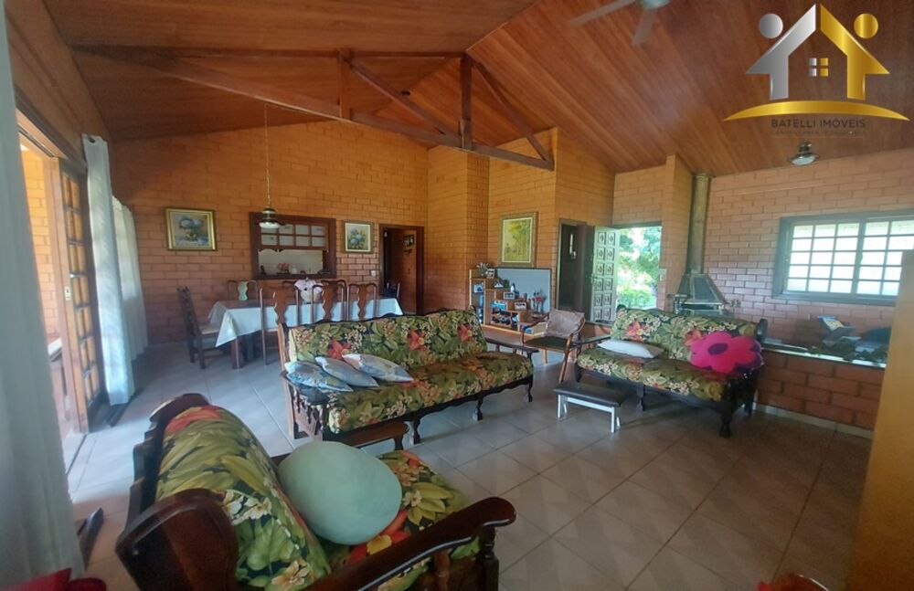 Casa, 5 quartos, 325 m² - Foto 1