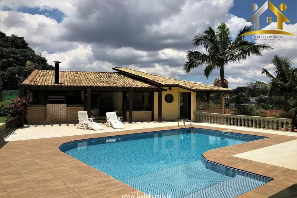 Casa de Condomínio à venda com 4 quartos, 587m² - Foto 1