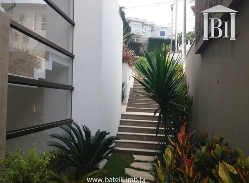 Casa de Condomínio à venda com 4 quartos, 385m² - Foto 1