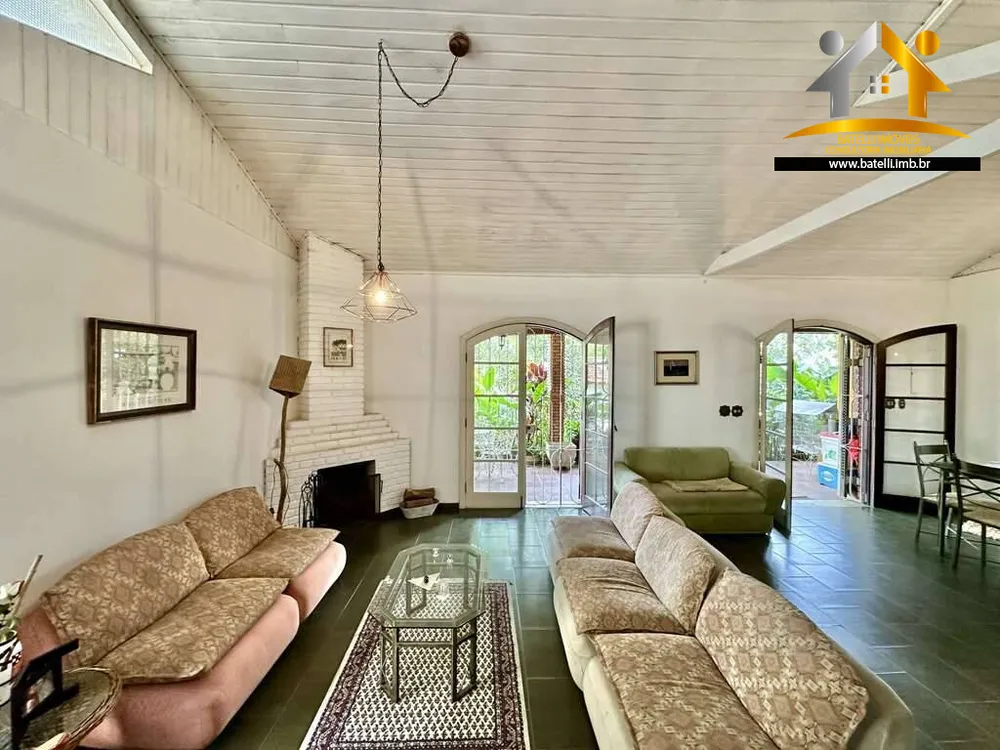 Casa, 3 quartos, 234 m² - Foto 1