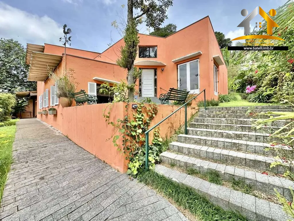 Casa, 4 quartos, 218 m² - Foto 1
