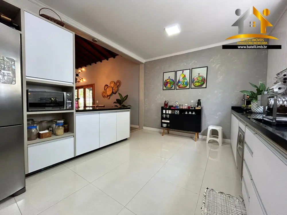 Casa, 4 quartos, 278 m² - Foto 1