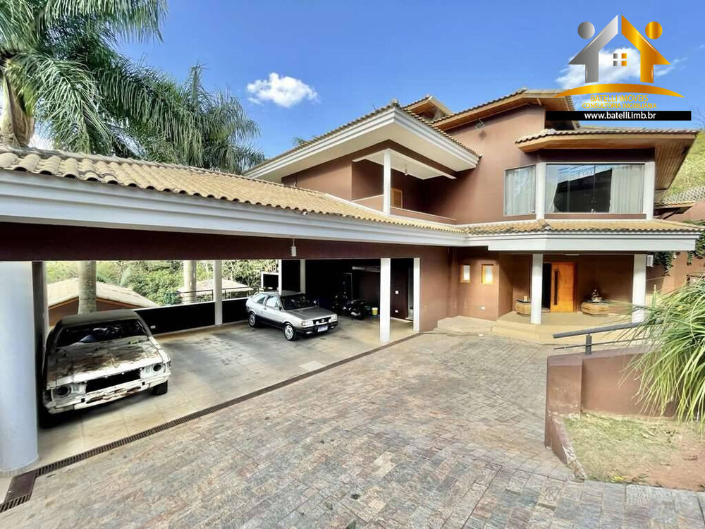 Casa à venda e aluguel com 5 quartos, 890m² - Foto 1
