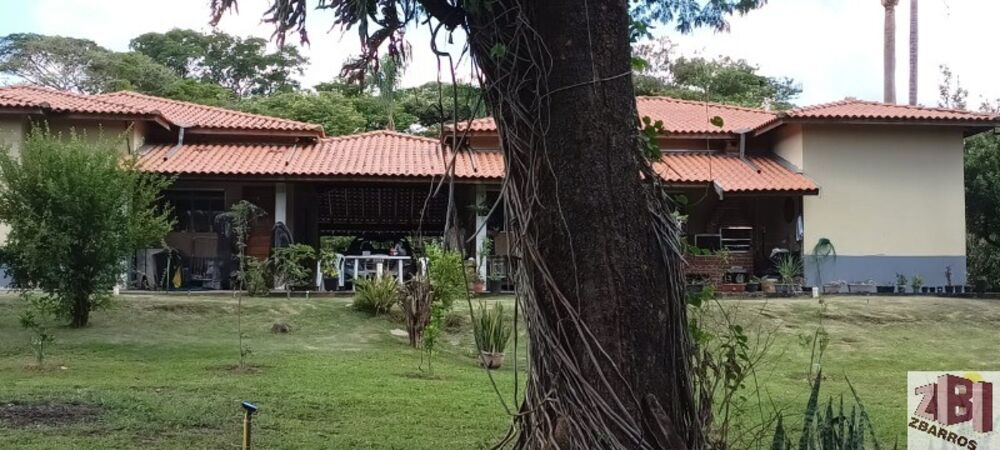 Chácara, 6 quartos, 2824 m² - Foto 1