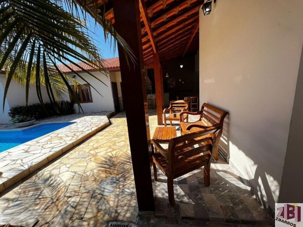 Casa de Condomínio à venda com 3 quartos, 360m² - Foto 2