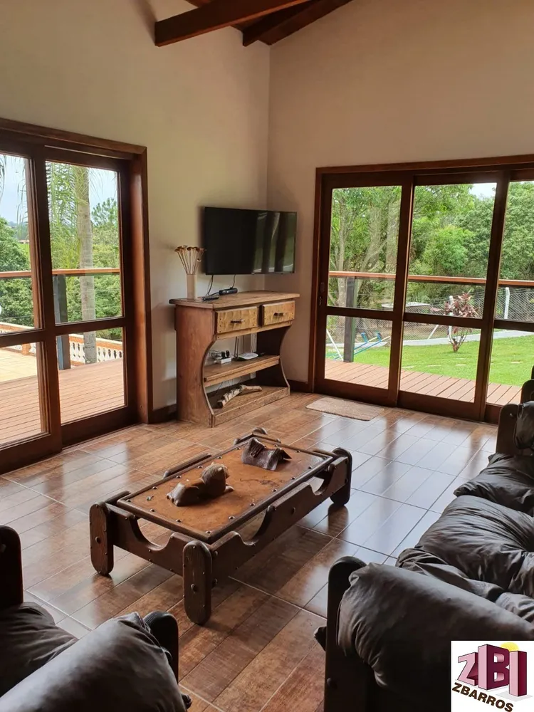 Chácara, 3 quartos, 2228 m² - Foto 9