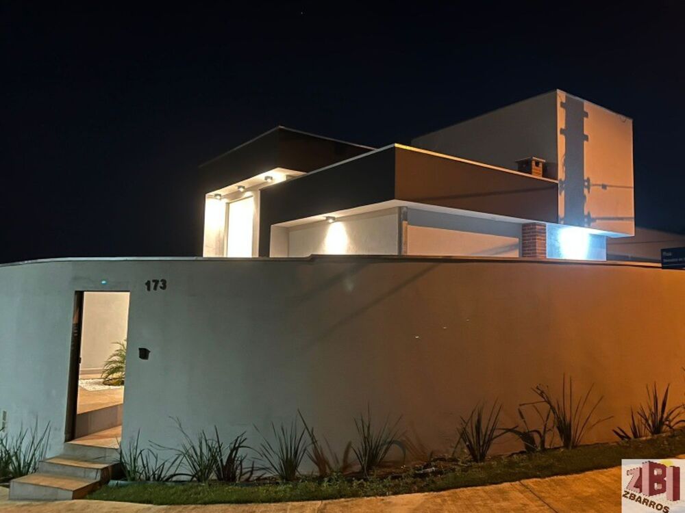 Casa à venda com 2 quartos, 200m² - Foto 2