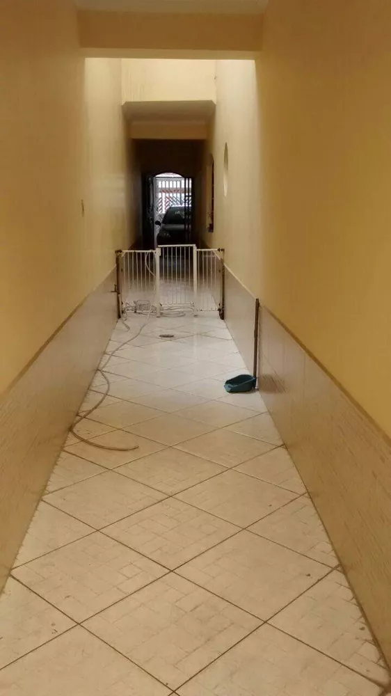 Sobrado à venda com 3 quartos, 252m² - Foto 1