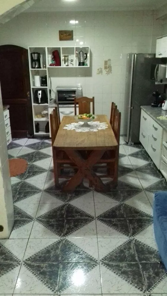 Sobrado à venda com 5 quartos, 203m² - Foto 1