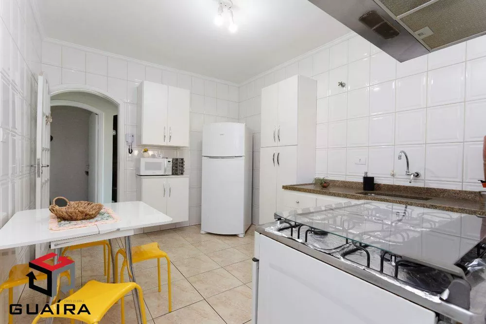 Casa à venda com 4 quartos, 200m² - Foto 4