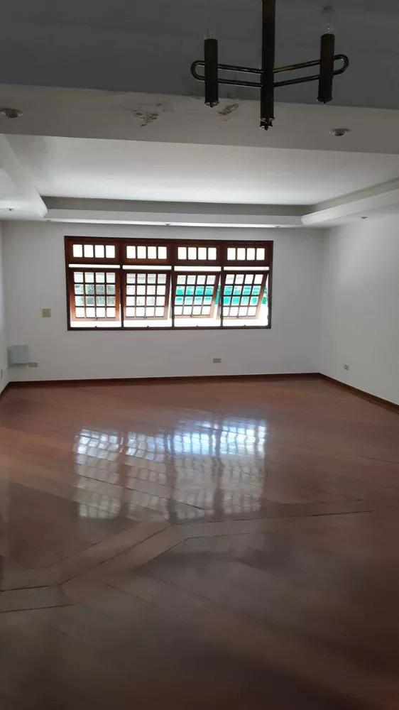 Sobrado à venda com 5 quartos, 350m² - Foto 1