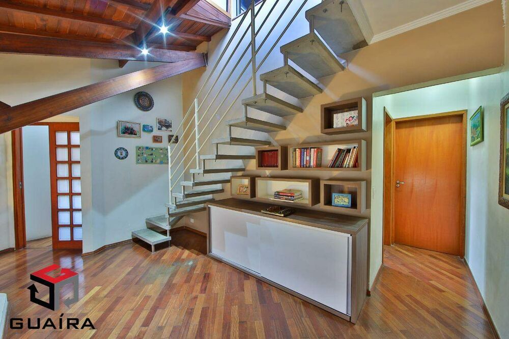 Sobrado à venda com 3 quartos, 269m² - Foto 1