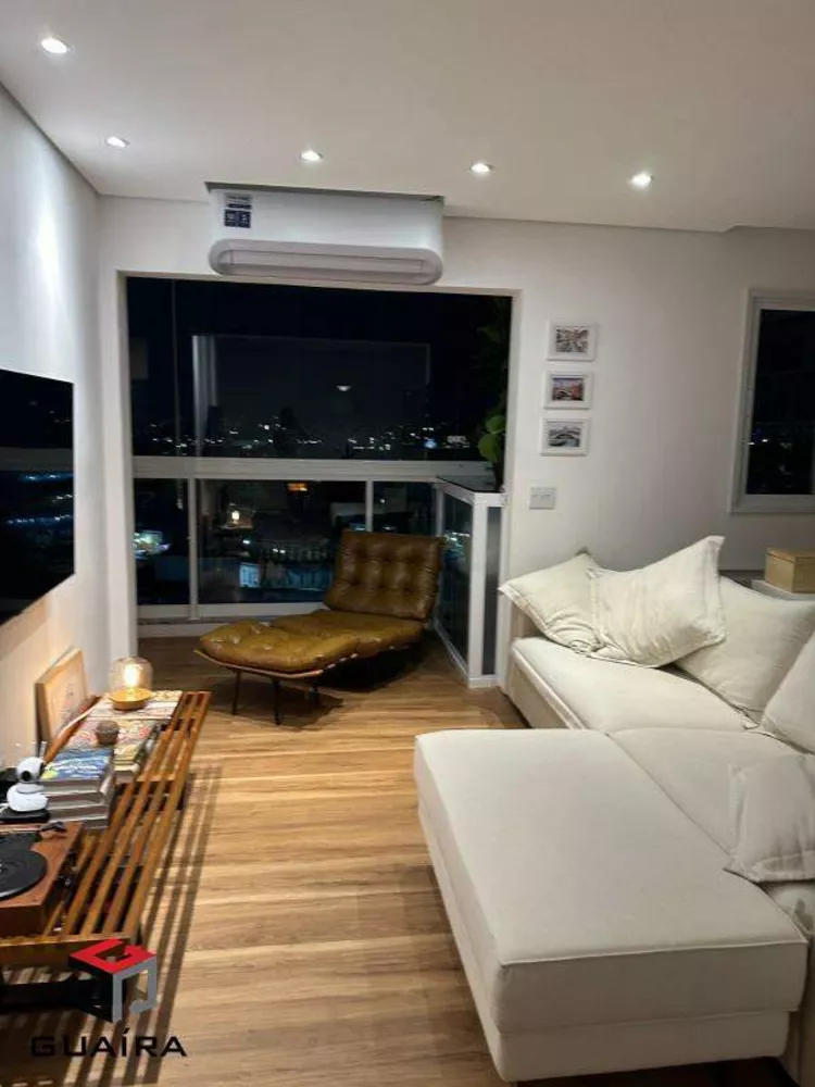 Apartamento à venda com 2 quartos, 64m² - Foto 1