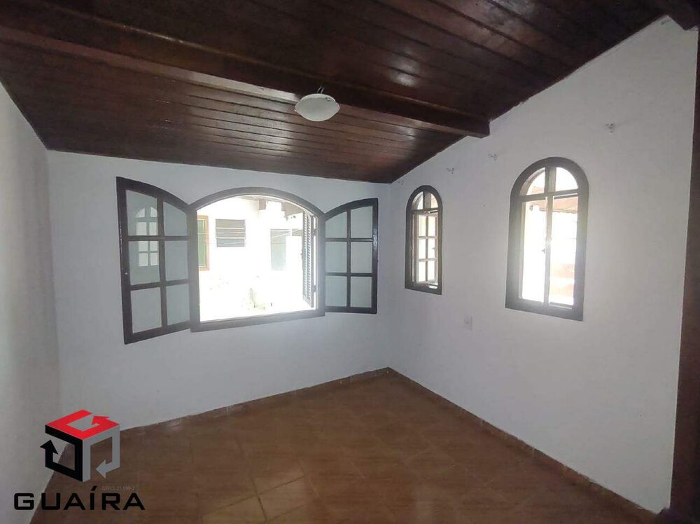Casa à venda com 4 quartos, 180m² - Foto 2