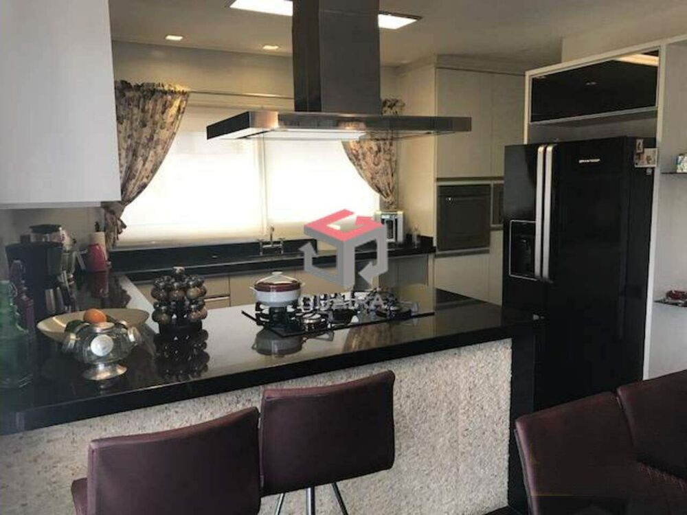 Sobrado à venda com 4 quartos, 490m² - Foto 1