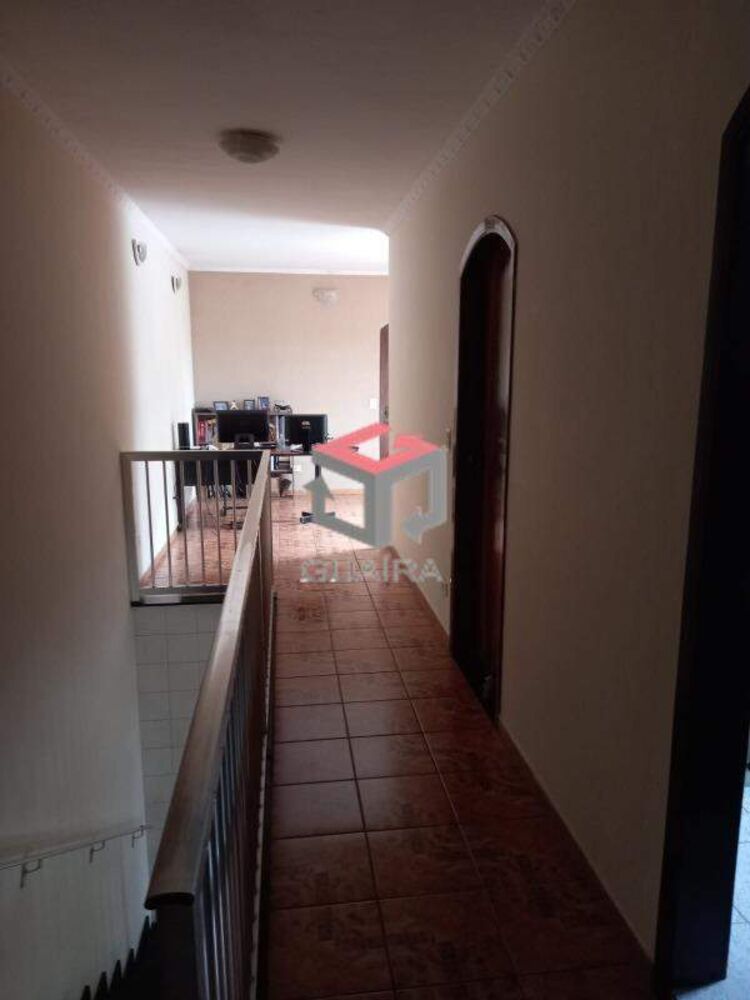 Sobrado para alugar com 4 quartos, 353m² - Foto 1