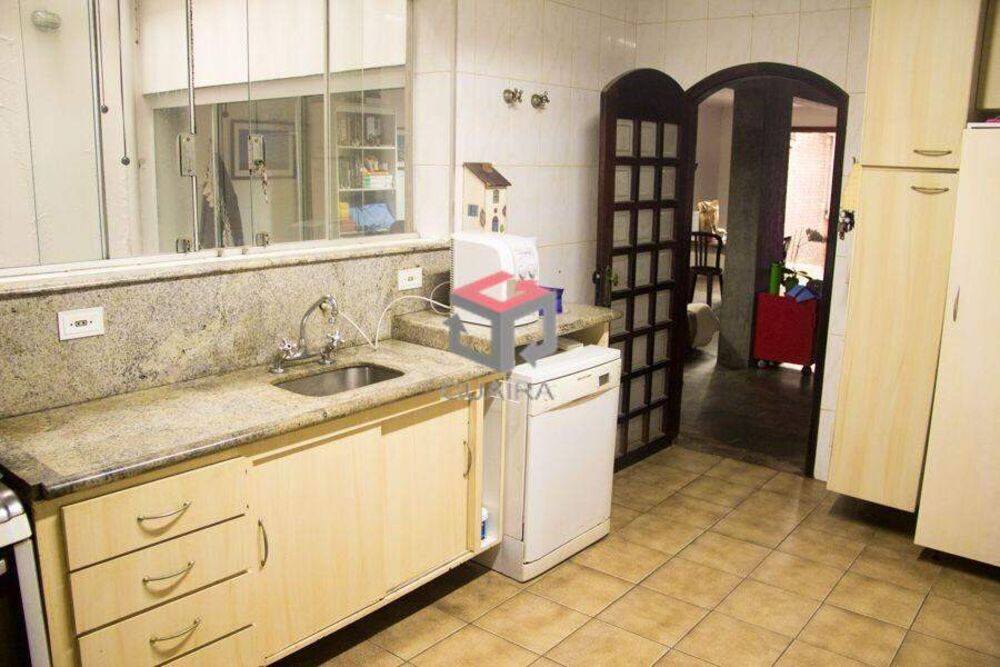 Sobrado à venda com 2 quartos, 182m² - Foto 7