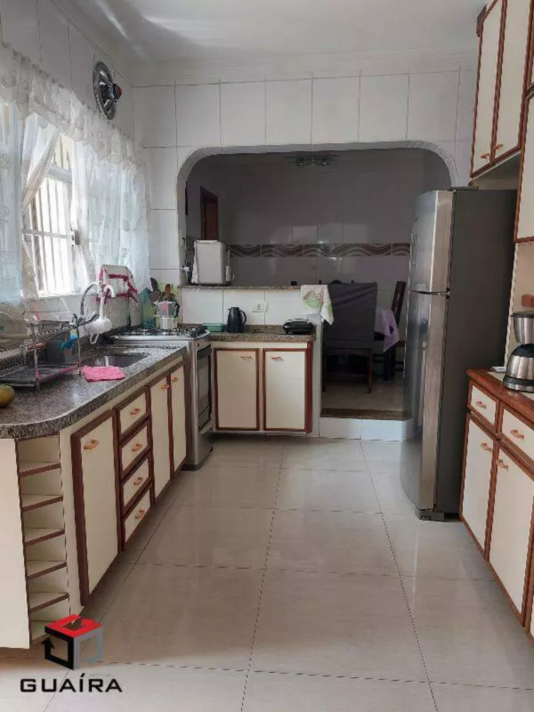 Casa à venda com 3 quartos, 164m² - Foto 1