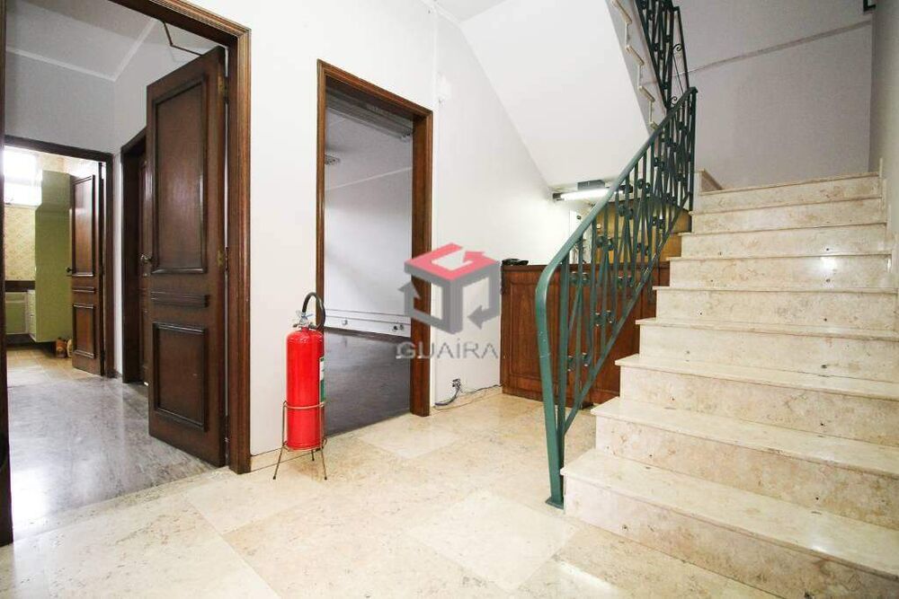 Sobrado para alugar com 3 quartos, 296m² - Foto 1