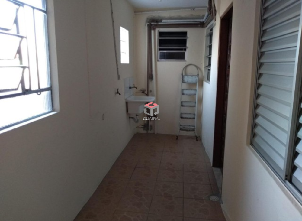 Casa à venda com 6 quartos, 200m² - Foto 5