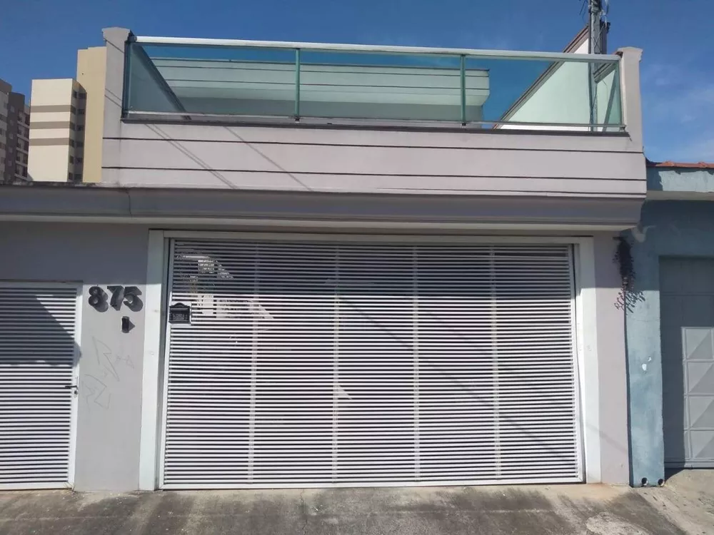 Sobrado à venda com 3 quartos, 200m² - Foto 1