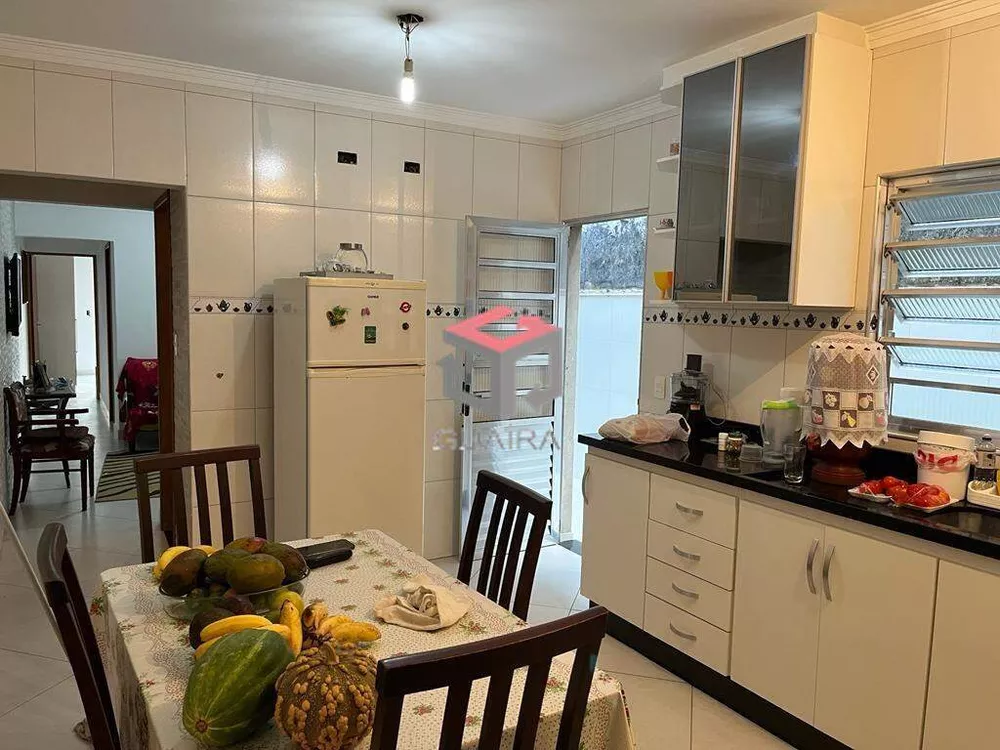 Sobrado à venda com 3 quartos, 207m² - Foto 1