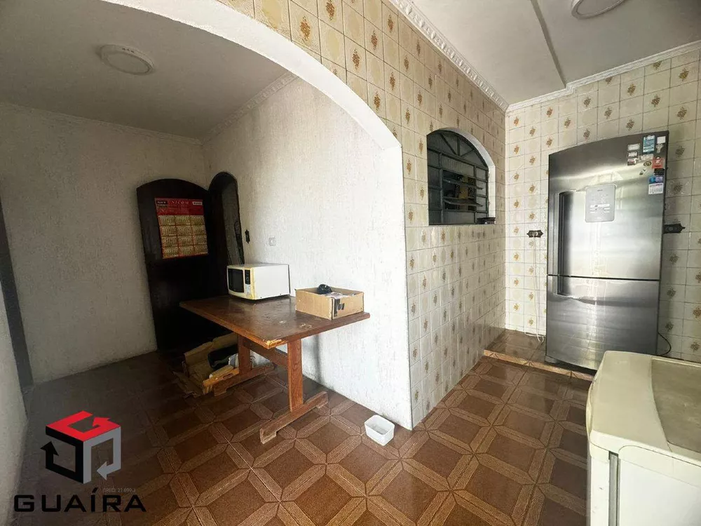 Casa à venda com 3 quartos, 221m² - Foto 4