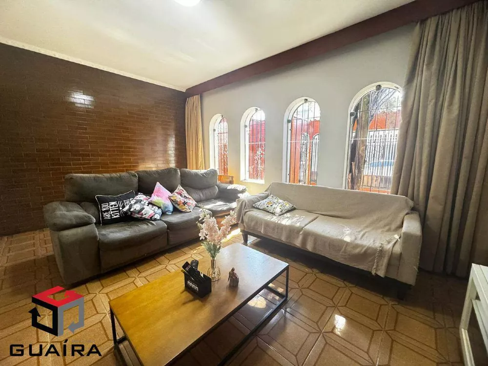 Casa à venda com 3 quartos, 221m² - Foto 1