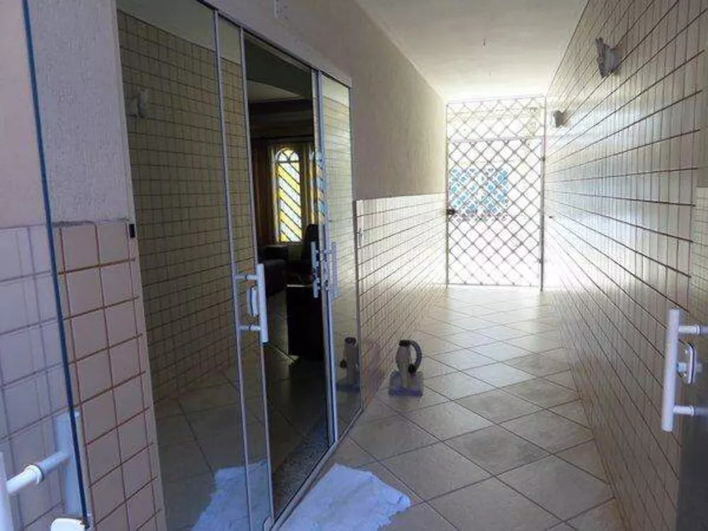 Sobrado à venda com 3 quartos, 241m² - Foto 2