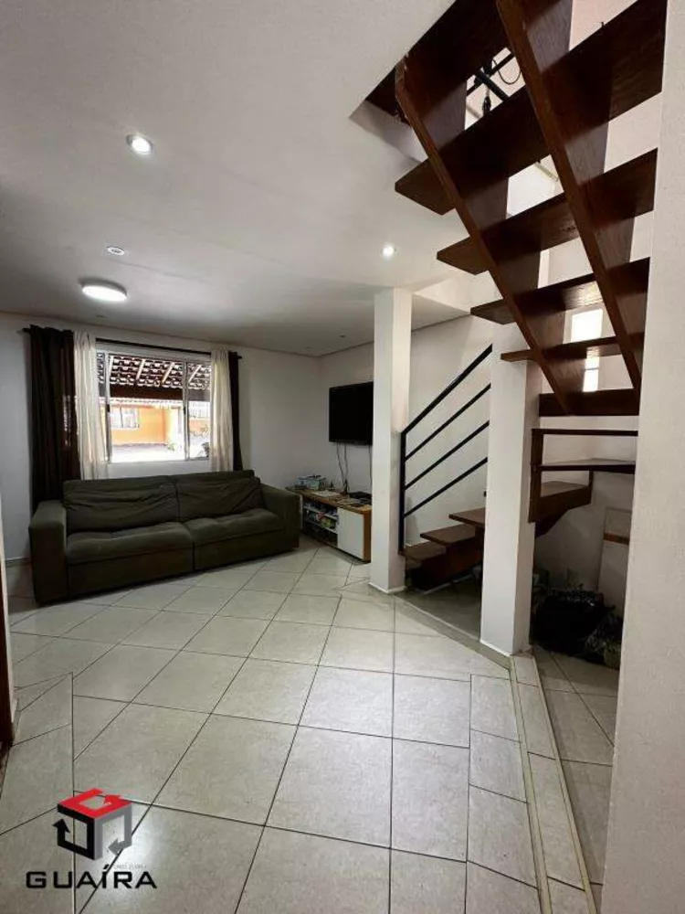 Sobrado à venda com 3 quartos, 72m² - Foto 1