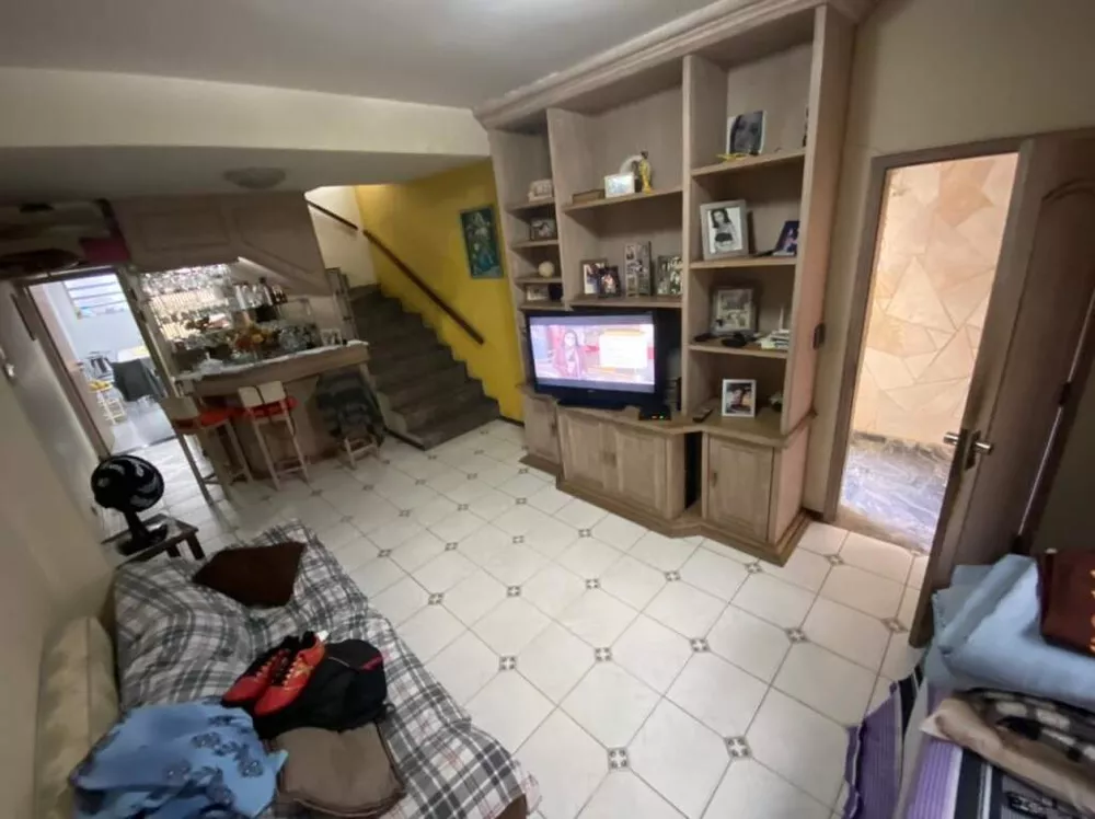 Sobrado à venda com 4 quartos, 185m² - Foto 1