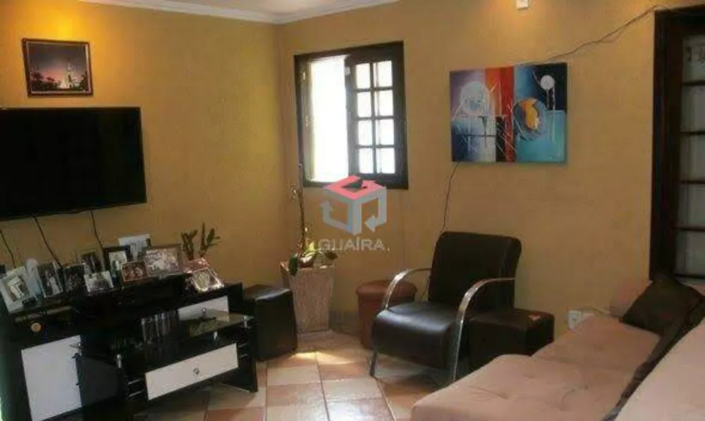 Sobrado à venda com 3 quartos, 240m² - Foto 1