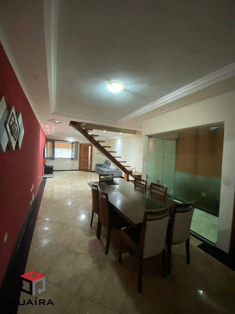 Sobrado à venda com 4 quartos, 220m² - Foto 1