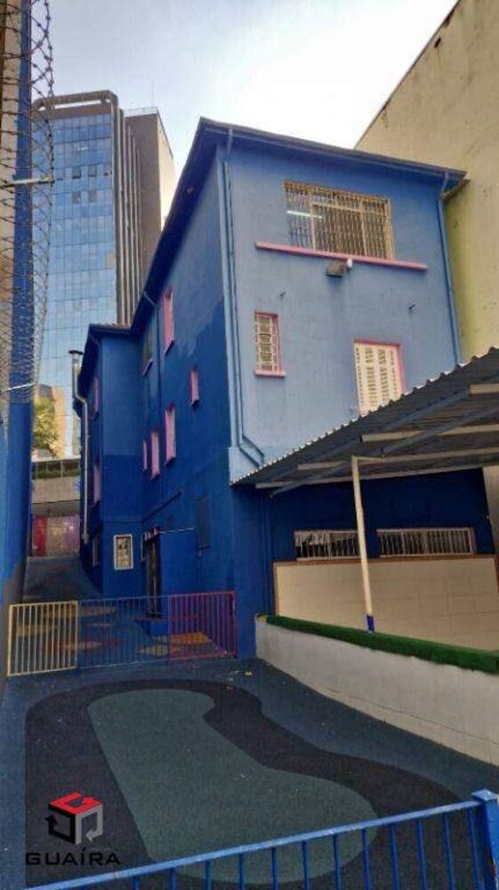 Sobrado para alugar com 9 quartos, 408m² - Foto 1