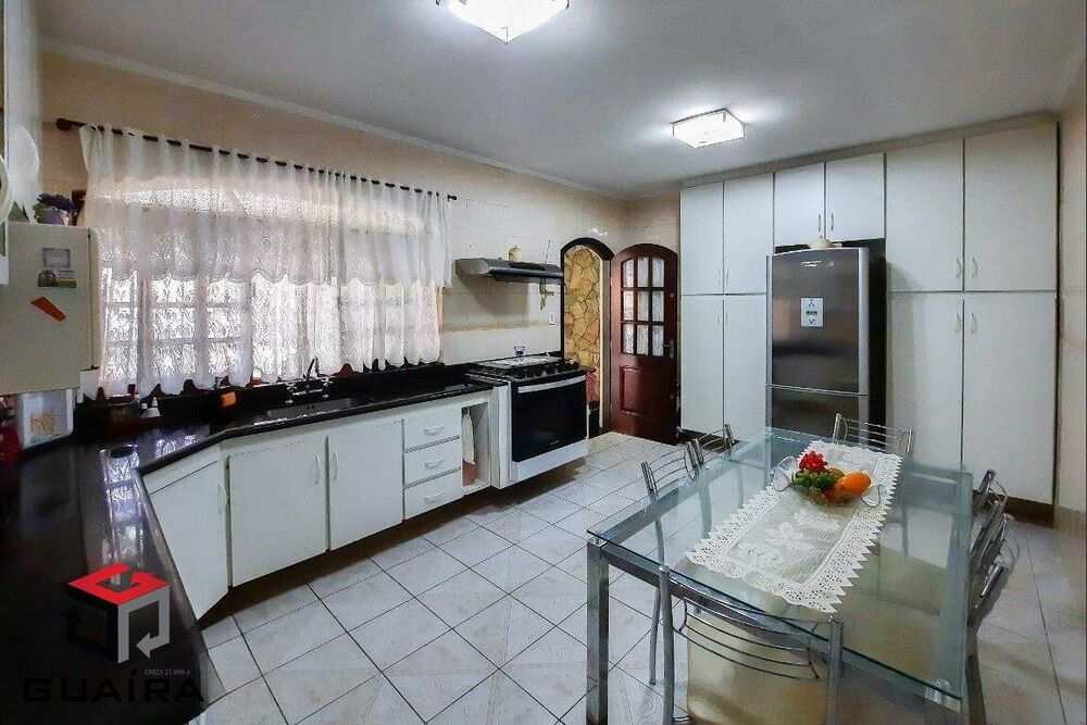 Sobrado à venda com 2 quartos, 250m² - Foto 2
