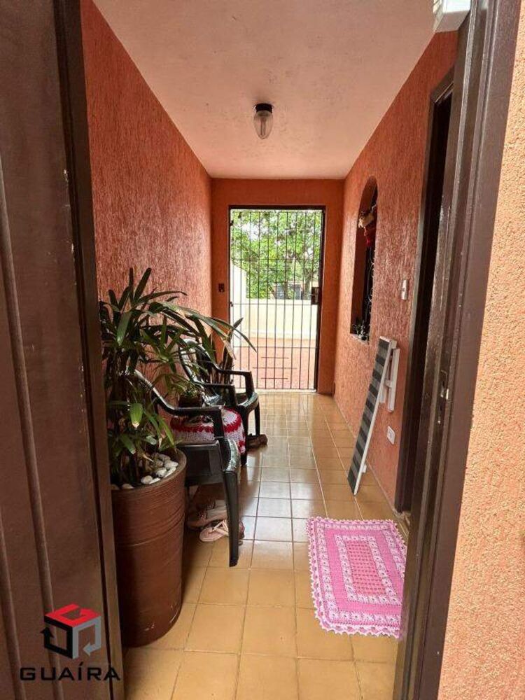 Casa à venda com 4 quartos, 165m² - Foto 2