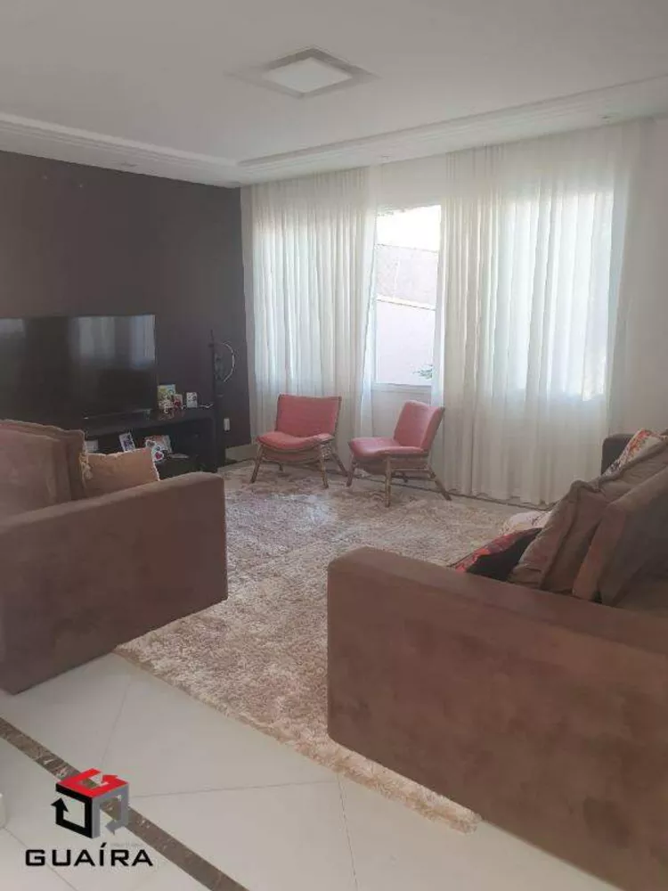 Sobrado à venda com 3 quartos, 348m² - Foto 1