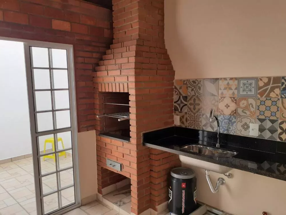 Sobrado à venda com 3 quartos, 172m² - Foto 1