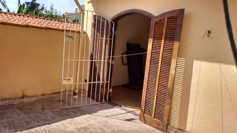 Sobrado à venda com 4 quartos, 230m² - Foto 4